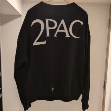 common base 2pac 크루넥 맨투맨 트레이닝복