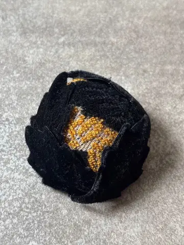 미나 페르호넨 블랙 벨로아 mina perhonen 브로치