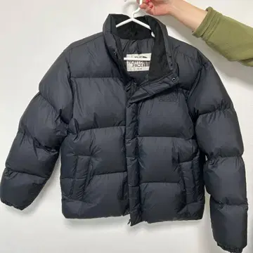 한국 한정판 모델 THE NORTH FACE 블랙 다운 자켓