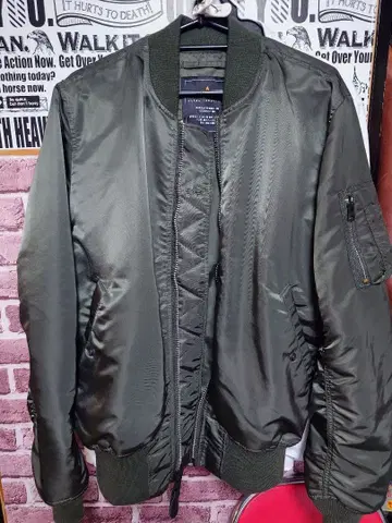 거의 미사용 ALPHA MA-1 자켓 M 사이즈 충전솜 없음