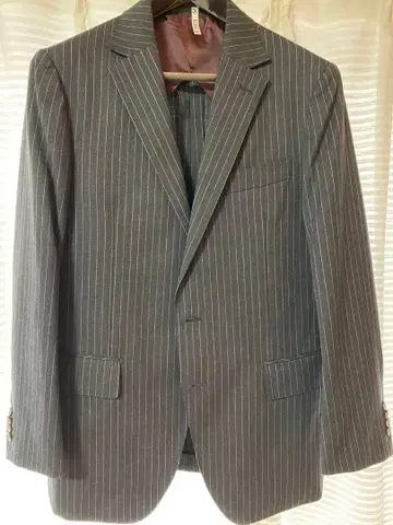 글로벌 스타일 그레이 핀스트라이프 비즈니스 정장
