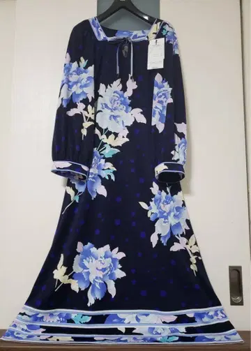 미사용 레오나르 2025년 올 패턴 원피스 넉넉한 롱 기장 귀한 42