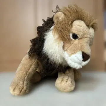 커다란 사자 봉제 인형