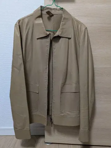 베이지 가죽 자켓