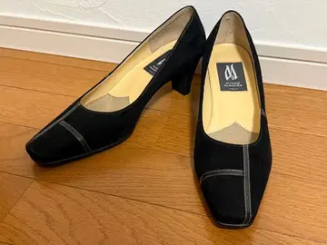 마드라스 블랙 스웨이드 스퀘어토 펌프스