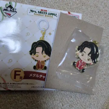 미세스 그린애플 메탈 참 오모리 모토키