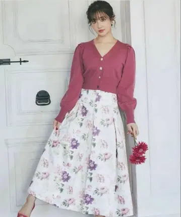 토코 클로젯 백 레이스업 플라워 턱 플레어 스커트