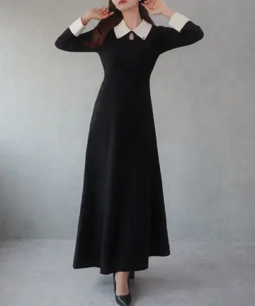 JUNOAH 바이컬러 세미 플레어 니트 원피스 블랙