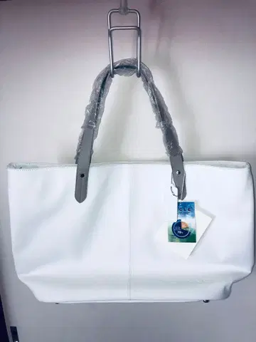 Lexus 화이트 토트백