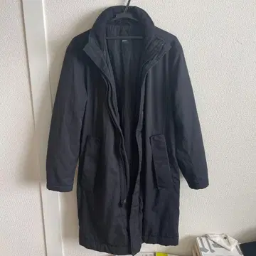 [ 새상품급 ] HUGO BOSS 나일론 코트 블랙 46