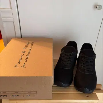 새상품 박스 포함 Purori & Relax 블랙 스니커즈 23cm