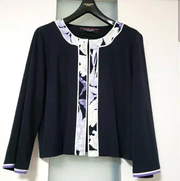 컨디션 최상 레오나르 칸칸 소재 볼레로 42 빅 사이즈