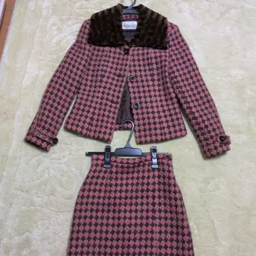 메종 그레이 핑크와 브라운 체크 무늬 셋업