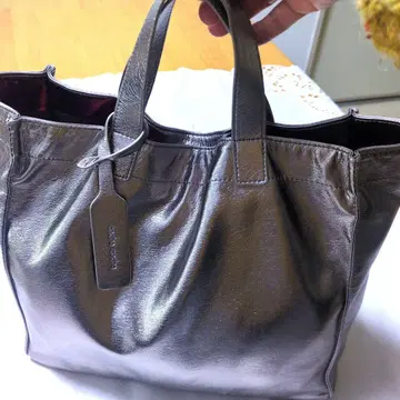 cache cache 메탈릭 실버 토트백