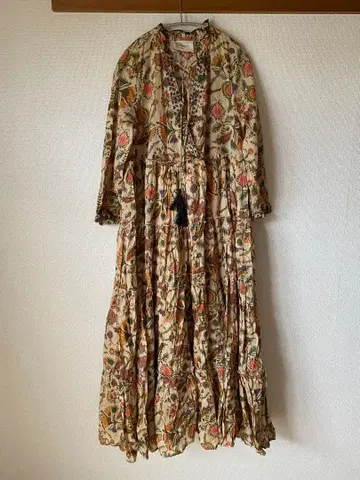 꽃무늬 롱 드레스 긴팔 프릴 포함