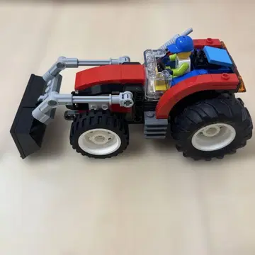 LEGO 트랙터 미니 피규어 포함