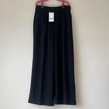 새상품 ZARA 루즈핏 와이드 팬츠 사이즈 M 블랙