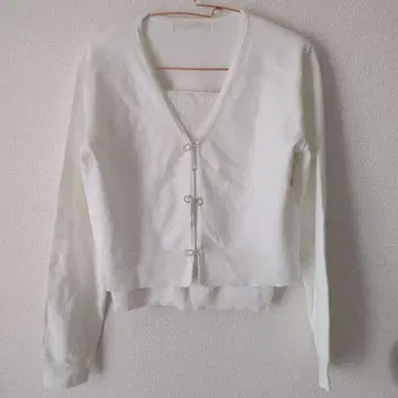 릴리안 캐럿 리본 비쥬 앙상블 화이트