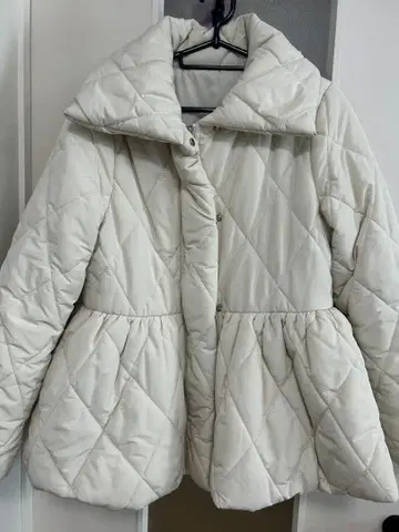 fitmore 페플럼 패딩 자켓 블랙