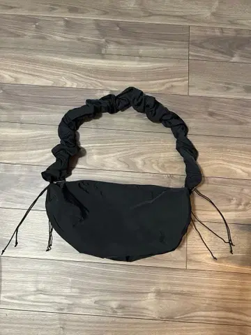 outdoor 아웃도어 프릴 숄더