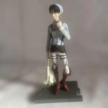 진격의 거인 오소지 리바이 피규어
