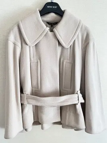 새상품 택 TARA JARMON 라이트 베이지 울 코트 큰 카라 부착