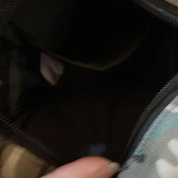 카모플라쥬 숄더백 로고