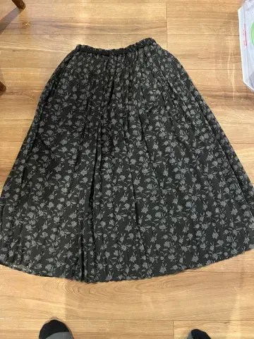 URBAN RESEARCH DOORS 꽃무늬 플레어 스커트