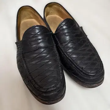 AKM 퀼팅 디자인 블랙 로퍼