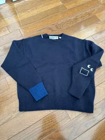 가격 인하! 유니클로 안야 힌드마치 스웨터