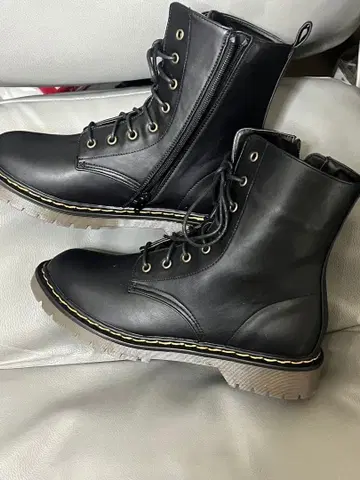 블랙 통굽 부츠 레이스업 지퍼 포함