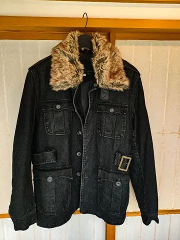 퍼 옷깃 블랙 데님 자켓