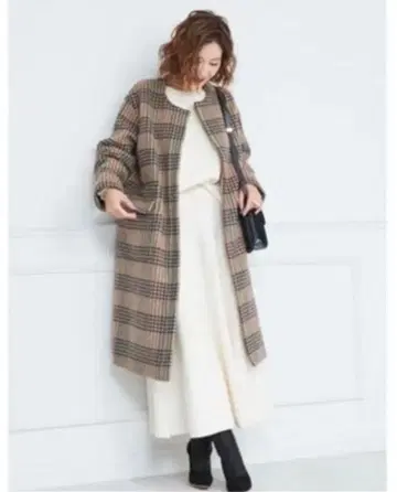 새상품급 OBLI 체크 무늬 코트 베이지 브라운
