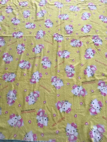 산리오 레트로 헬로키티 엔젤 자투리 천 약 100cm x 110cm