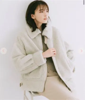 COCO DEAL 아이보리 보아 자켓