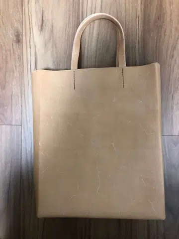 종이 봉투 스타일 가죽 토트백