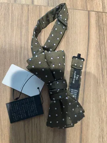 올리브 그린 도트 보타이