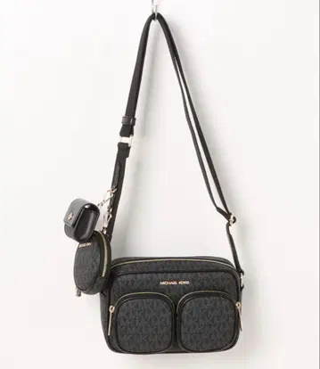 MICHEAL KORS 크로스 바디 위드 테크 어태치