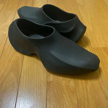 슬립온 러버 슈즈