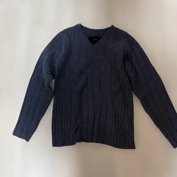 AKM 다크 블루 V넥 니트 스웨터