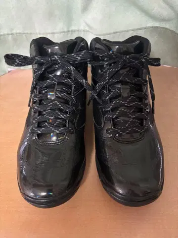 [ 중고 ] Mizuno 블랙 하이컷 스니커즈 23.0cm