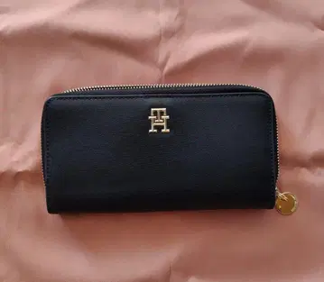 타미힐피거 장지갑