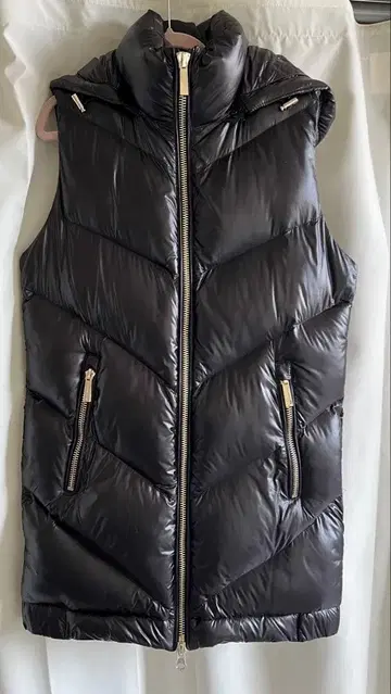 MICHAEL KORS 블랙 퀼팅 다운 베스트