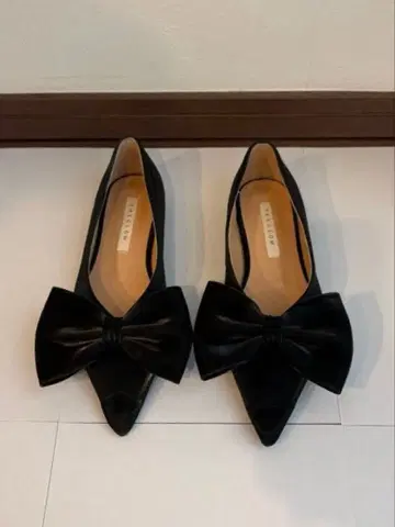리본 블랙 스틸레토 플랫/펌프스