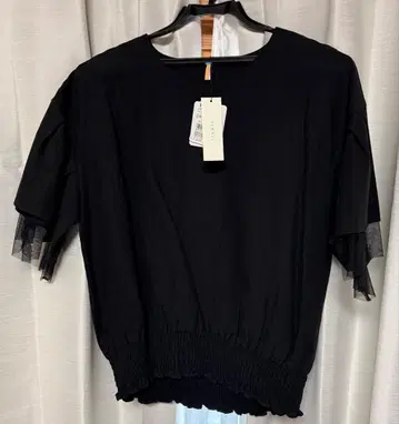 [ 새 상품 미사용품 ] FENNEL 블랙 프릴 오부 소매 상의 야마다야