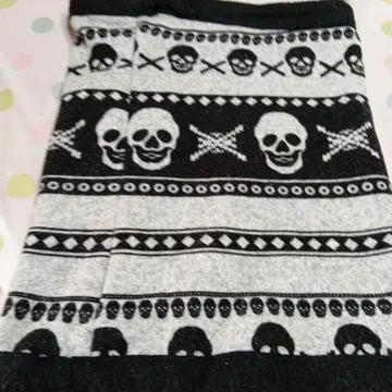 스컬 디자인 넥워머