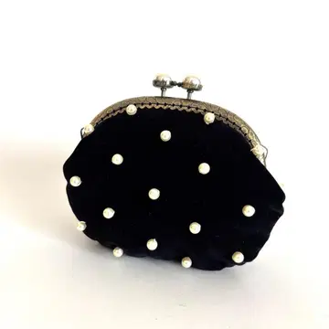 미나 페르호넨 원단을 사용한 펄 파우치