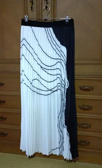 새상품 모노톤 플리츠 롱 스커트 L 엘레강트