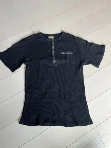 Brooklyn Industries 버튼 포함 T셔츠