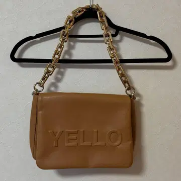YELLO 로고 핸드백 카멜
